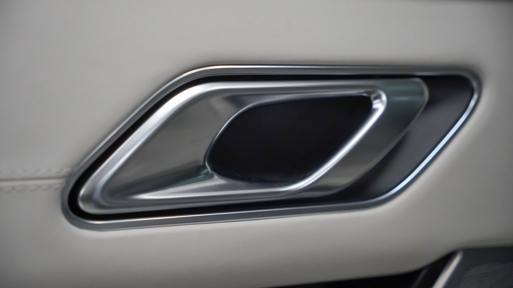 Used 2022 Land Rover Range Rover Velar R-Dynamic S image 15