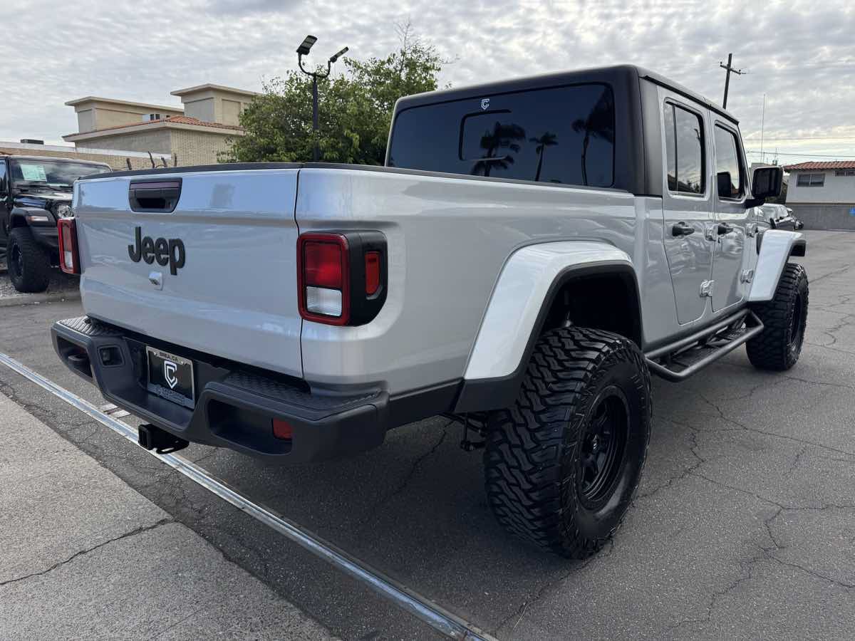 Used 2023 Jeep Gladiator Sport AWD/4WD image 8