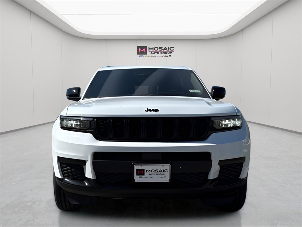New 2025 Jeep Grand Cherokee L Altitude image 2