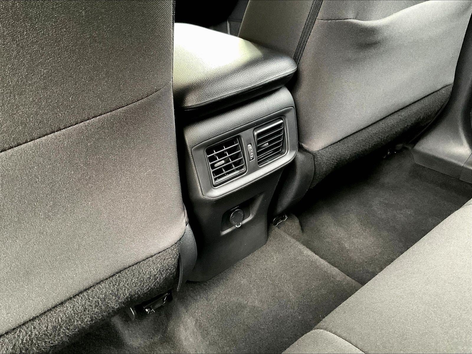 Used 2023 Toyota RAV4 LE FWD image 10