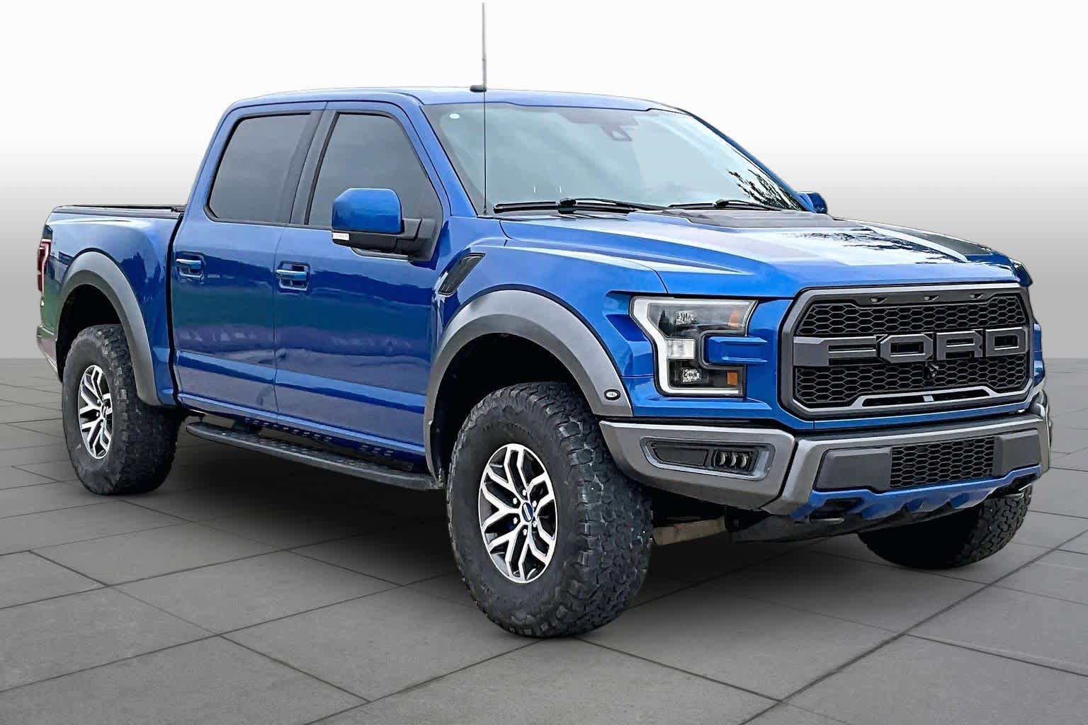 Used 2017 Ford F150 Raptor w/ Equipment Group 802A Luxury AWD/4WD image 3