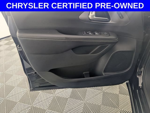 Certified 2026 Chrysler Pacifica Select FWD image 10