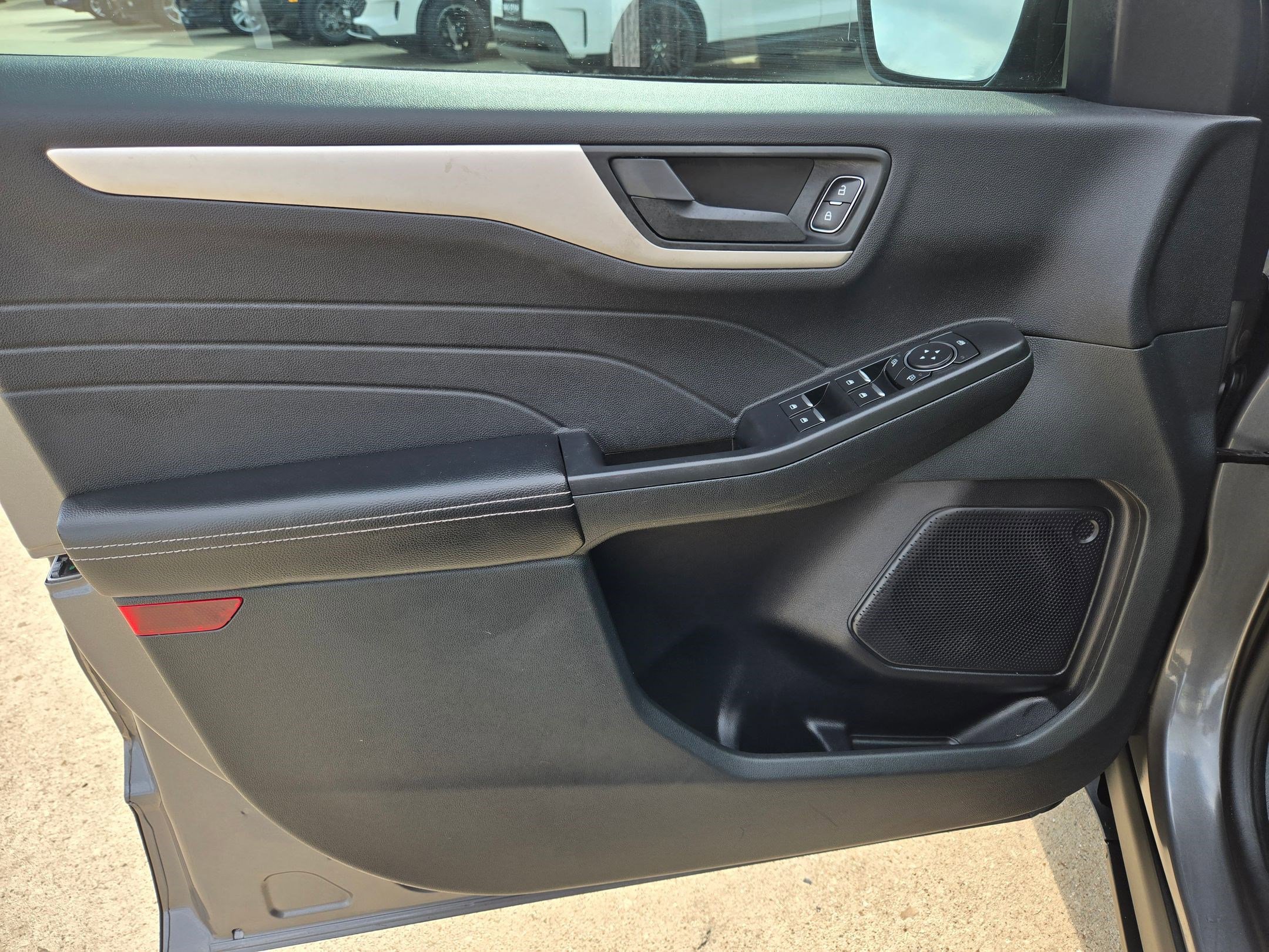 Used 2022 Ford Escape SE w/ Convenience Package image 16