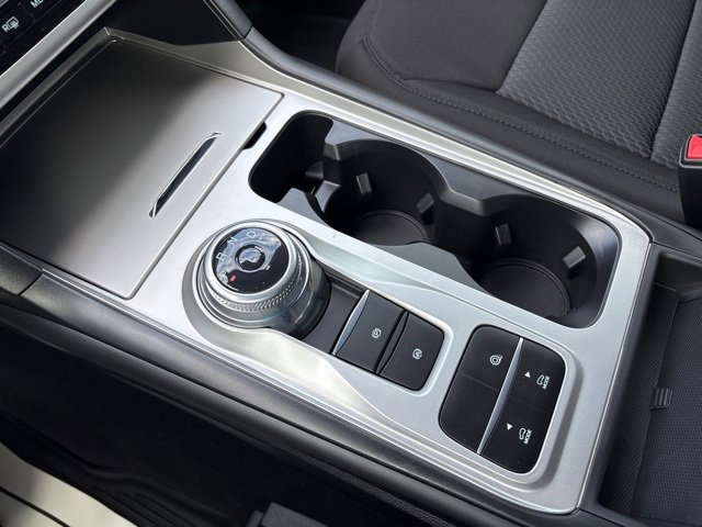 Used 2022 Ford Explorer XLT image 32