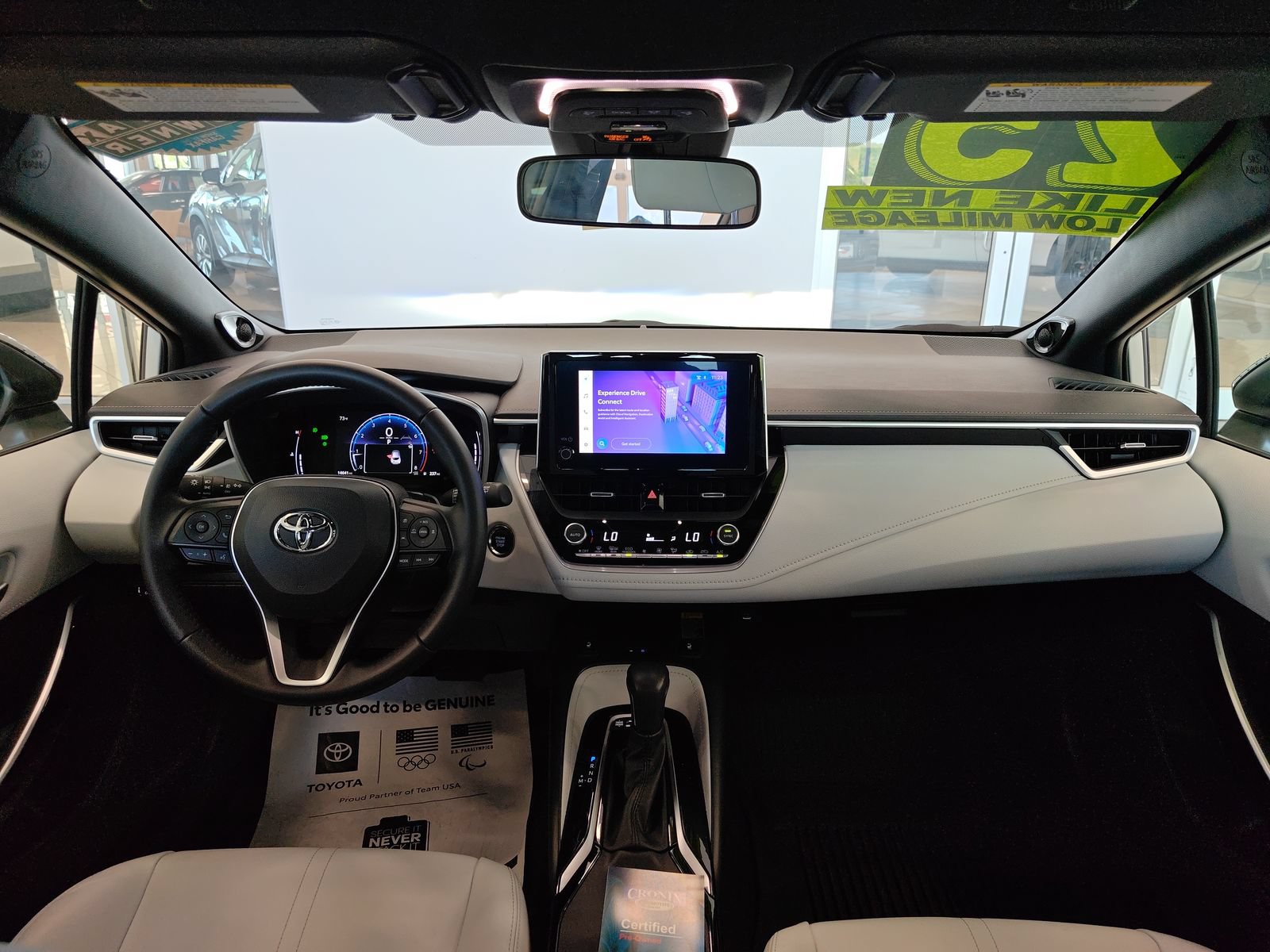 Used 2025 Toyota Corolla XSE FWD image 27