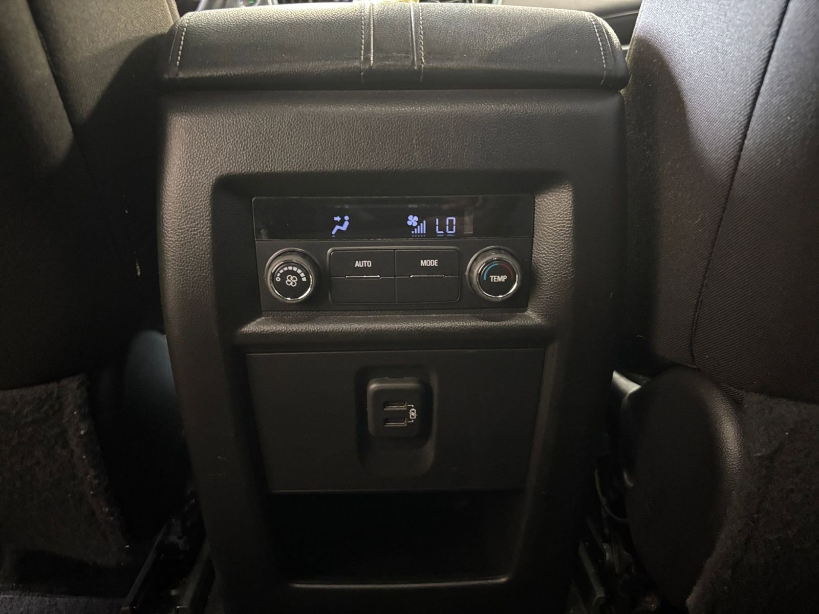 Used 2023 Chevrolet Traverse LT AWD/4WD image 24