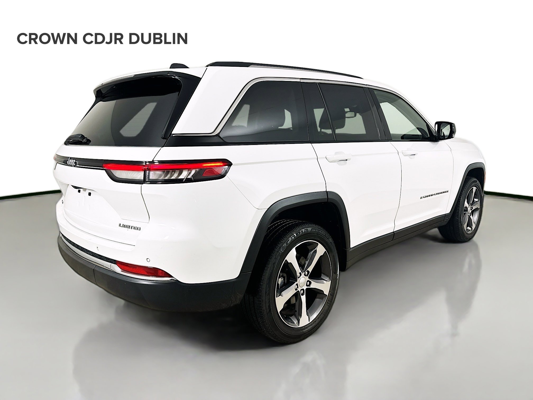 Used 2023 Jeep Grand Cherokee Limited image 6