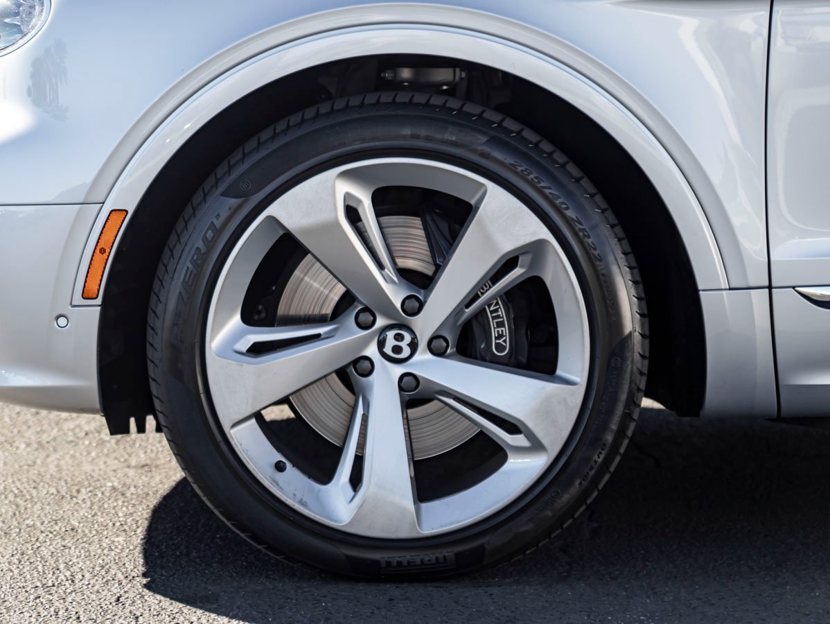 Used 2023 Bentley Bentayga Extended Wheelbase image 6