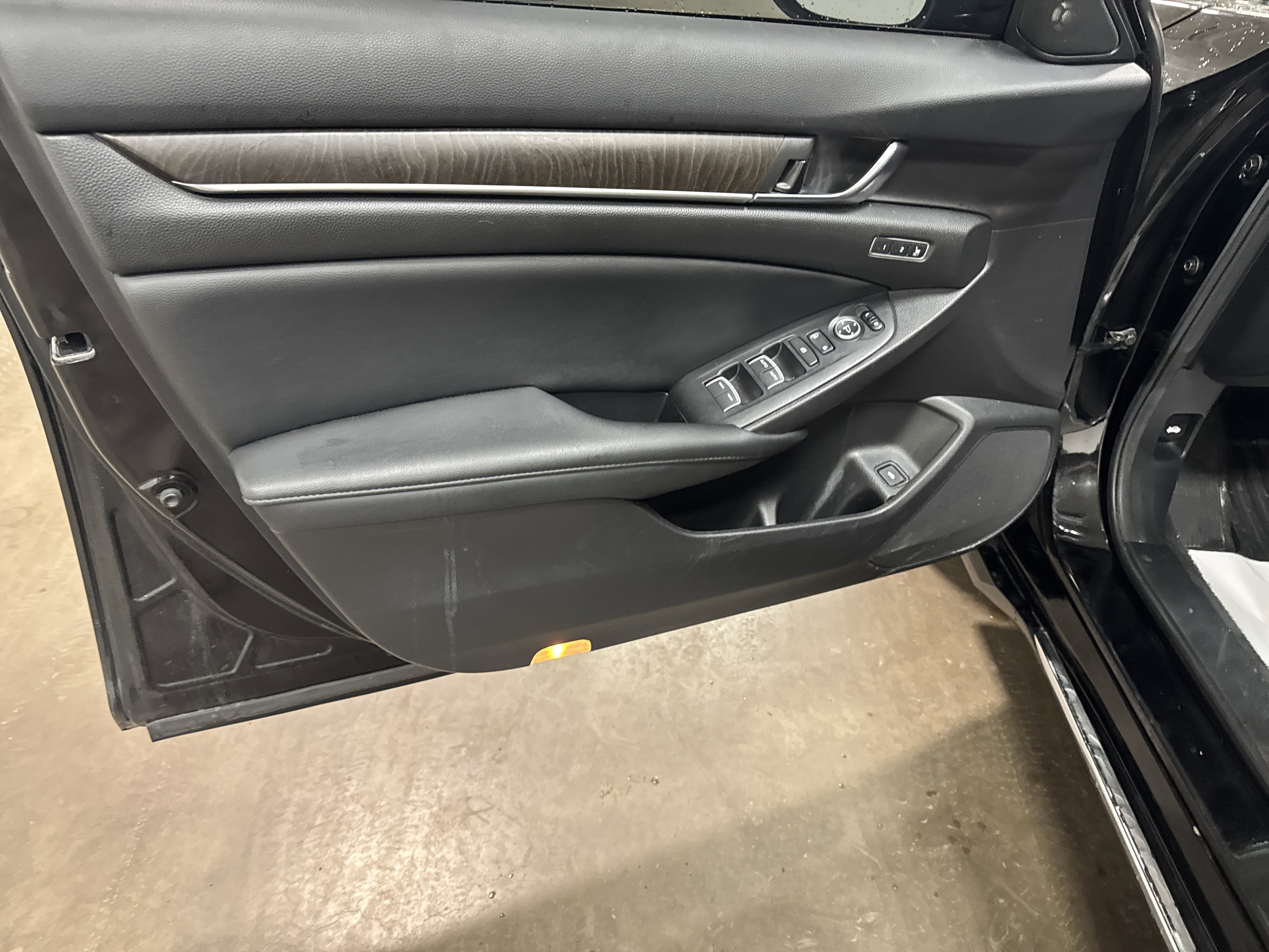 Used 2021 Honda Accord Touring image 14