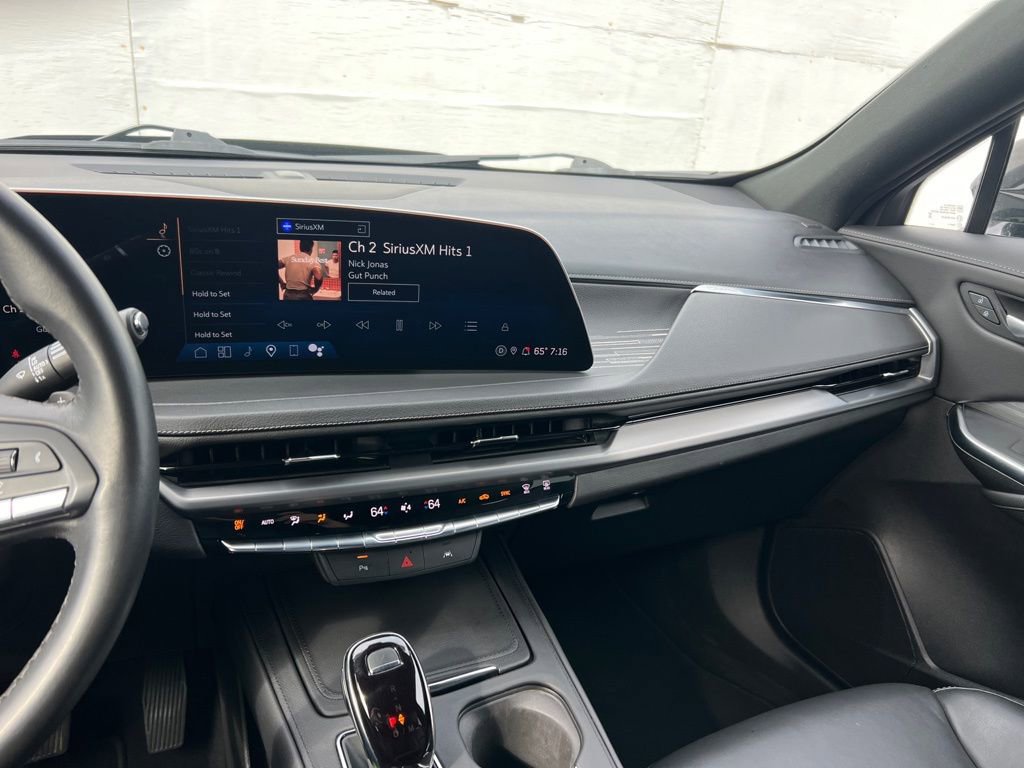 Certified 2025 Cadillac XT4 Premium Luxury image 33