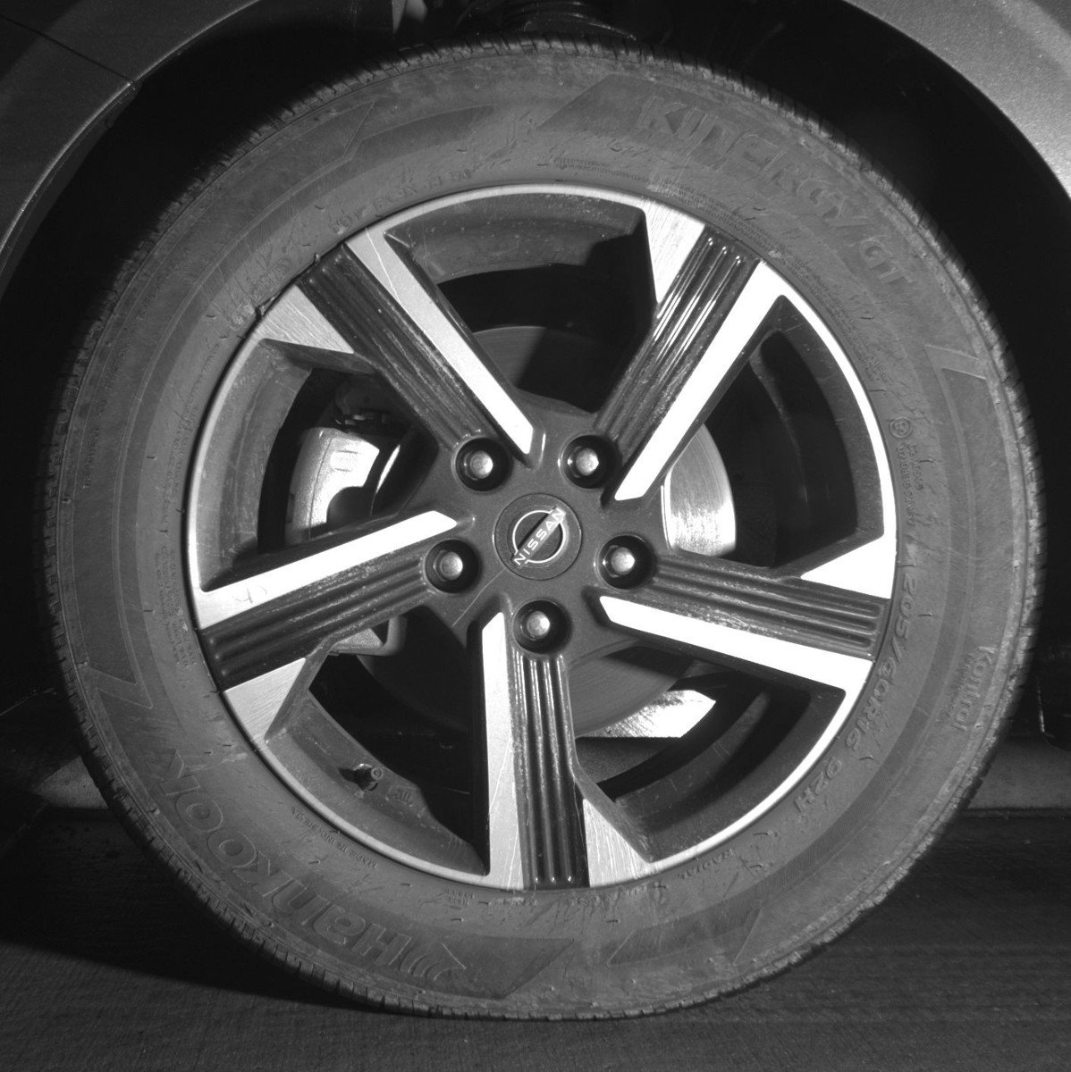 Used 2025 Nissan Sentra SV FWD image 12