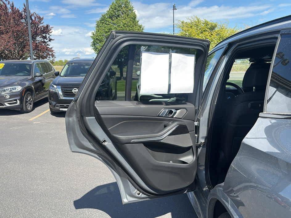 Used 2024 BMW X5 xDrive50e w/ M Sport Package AWD/4WD image 17