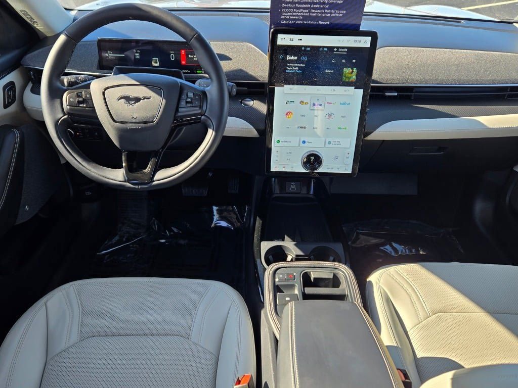 Certified 2025 Ford Mustang Mach-E Premium image 21