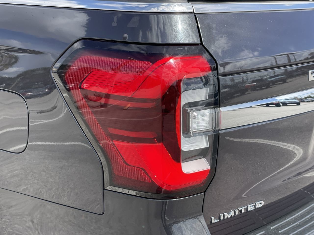 Used 2024 Ford Expedition Max Limited image 7