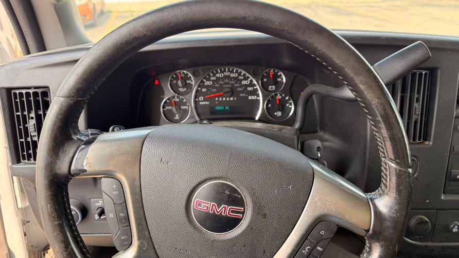 Used 2016 GMC Savana 3500 RWD image 16