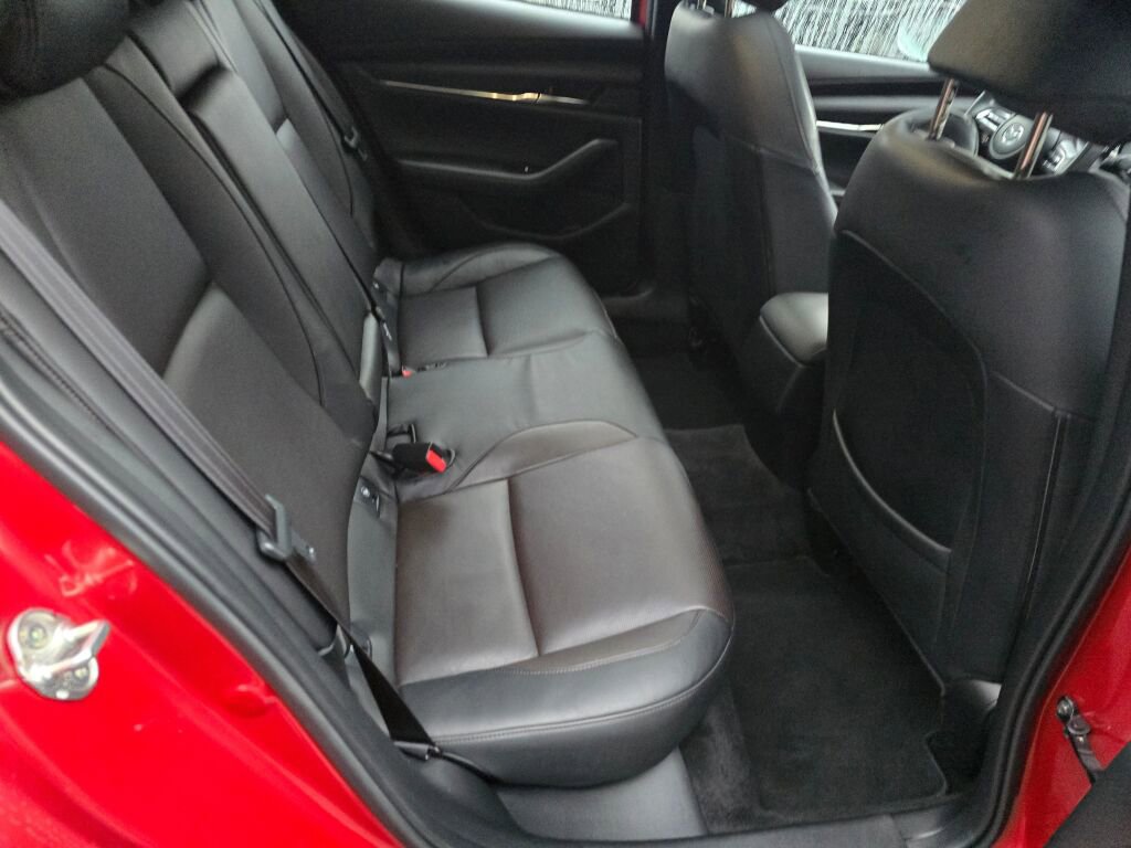 Used 2021 MAZDA MAZDA3 s image 28