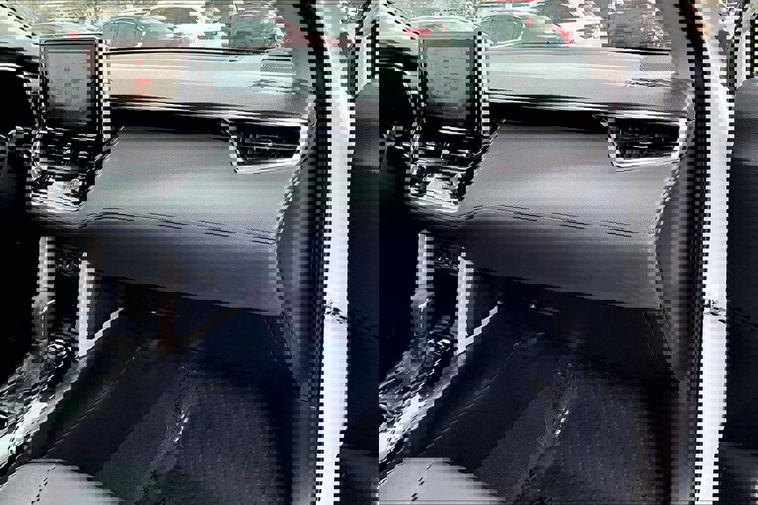 Used 2025 Toyota Corolla Cross XLE image 15