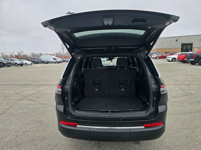 Used 2025 Jeep Grand Cherokee L Laredo w/ Luxury Tech Group I image 16