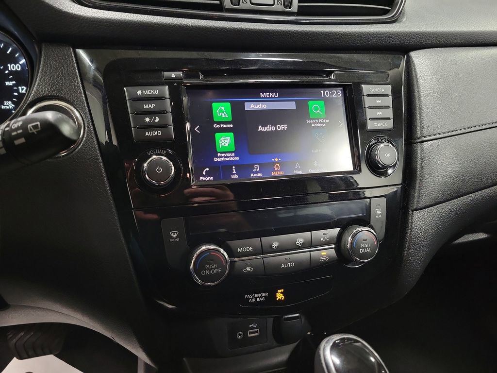 Used 2018 Nissan Rogue SV w/ Premium Package image 15