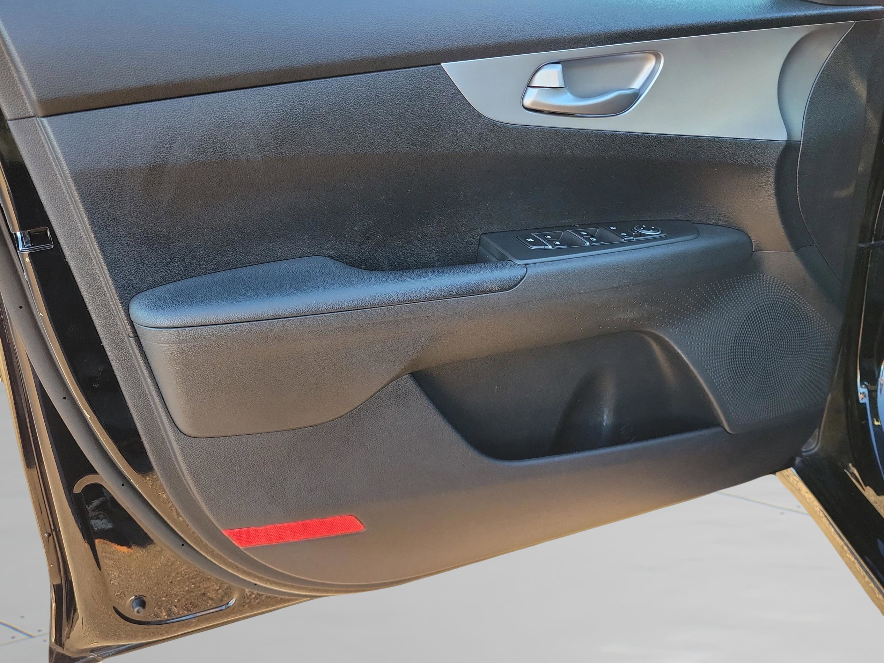 Used 2023 Kia Forte LXS image 15