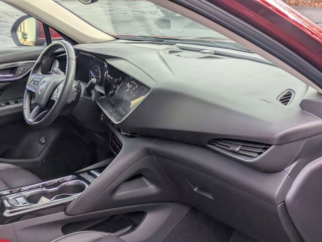 Used 2023 Buick Envision Essence image 33