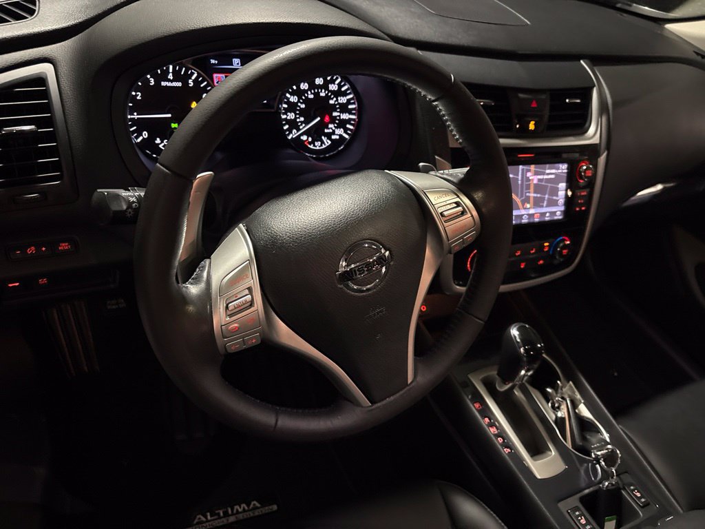 Used 2018 Nissan Altima 2.5 SR w/ SR Midnight Edition FWD image 14
