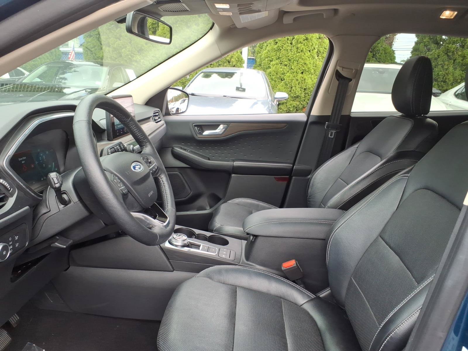 Used 2020 Ford Escape Titanium AWD/4WD image 13