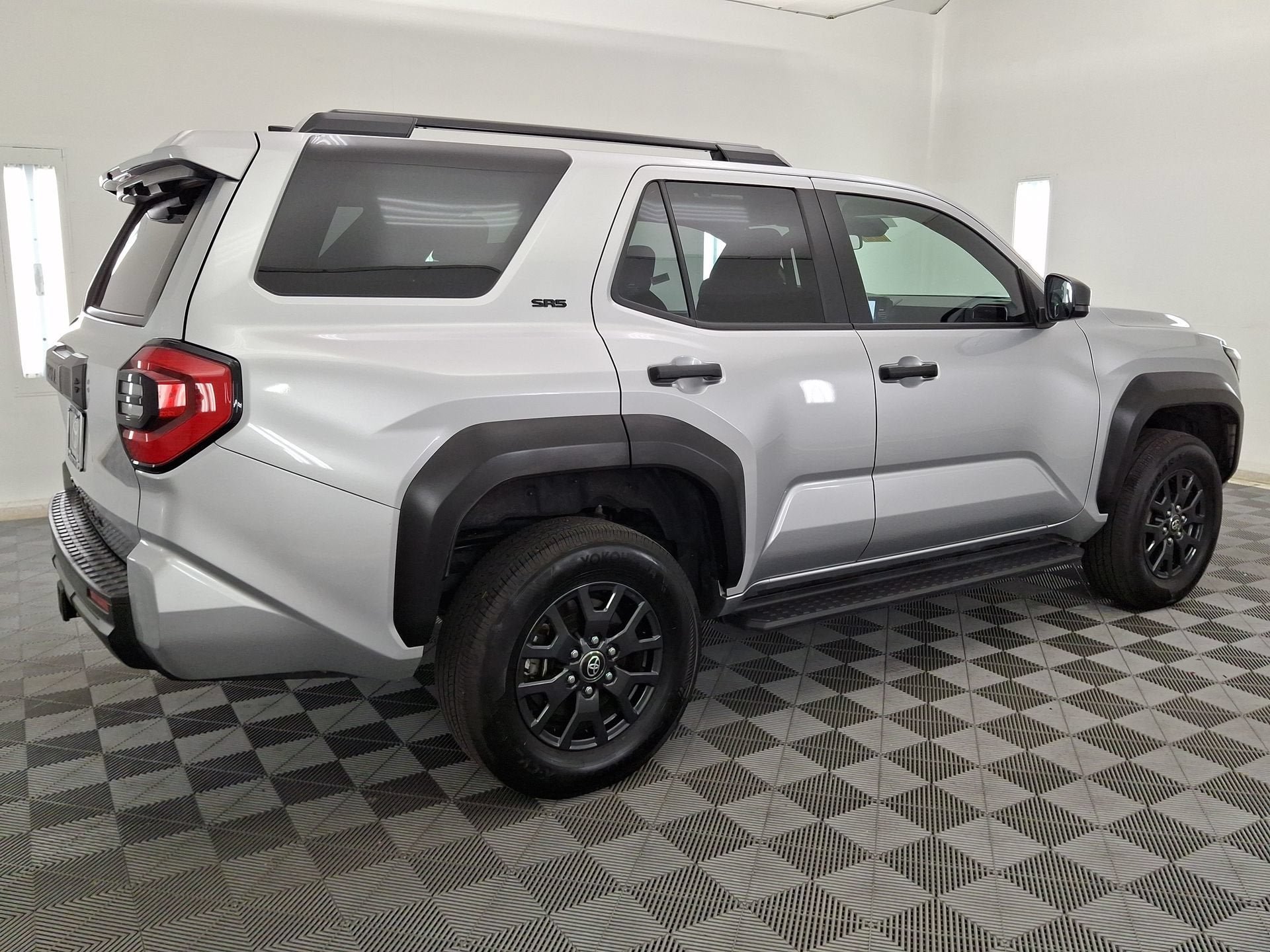 Certified 2025 Toyota 4Runner SR5 AWD/4WD image 25