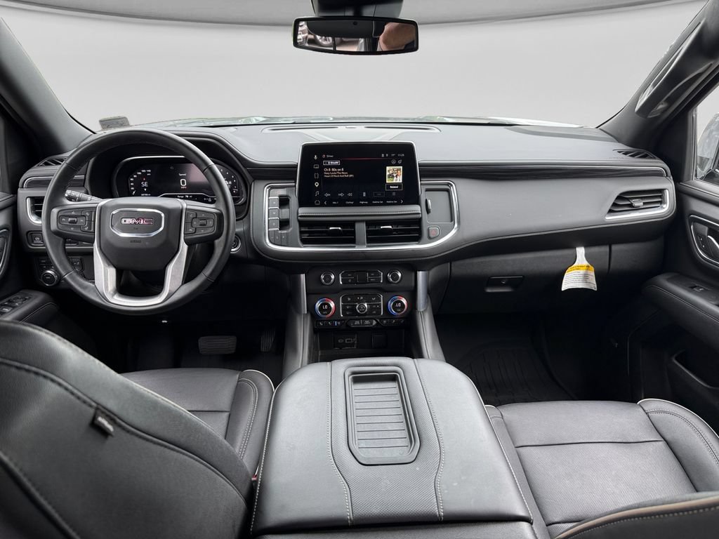 Used 2023 GMC Yukon SLT w/ SLT Luxury Package AWD/4WD image 15