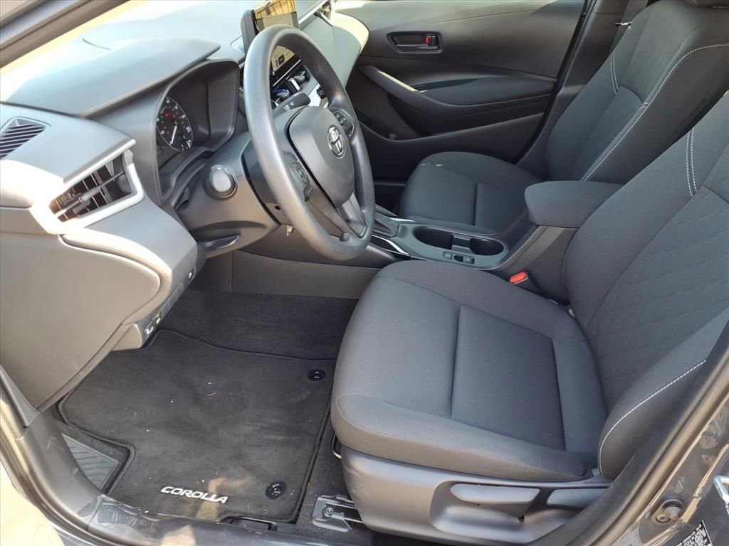 Used 2025 Toyota Corolla LE image 15