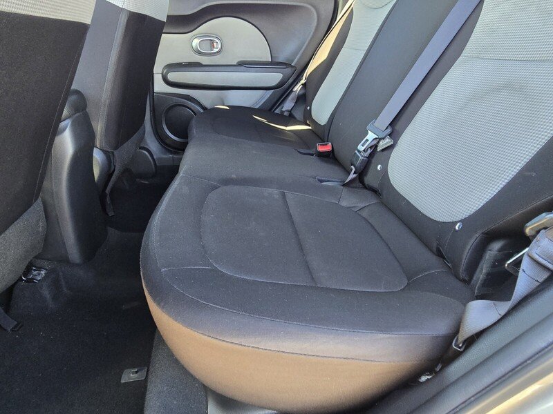 Used 2017 Kia Soul FWD image 12