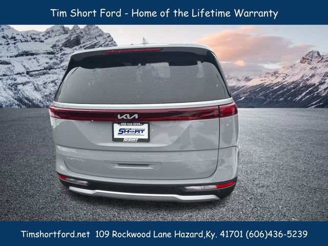 Used 2024 Kia Carnival EX image 7