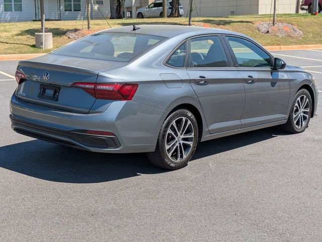 Used 2023 Volkswagen Jetta Sport image 4