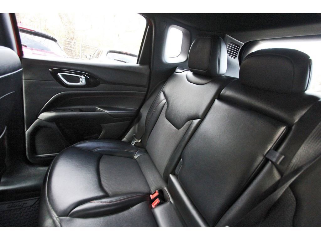 Used 2023 Jeep Compass Trailhawk AWD/4WD image 10