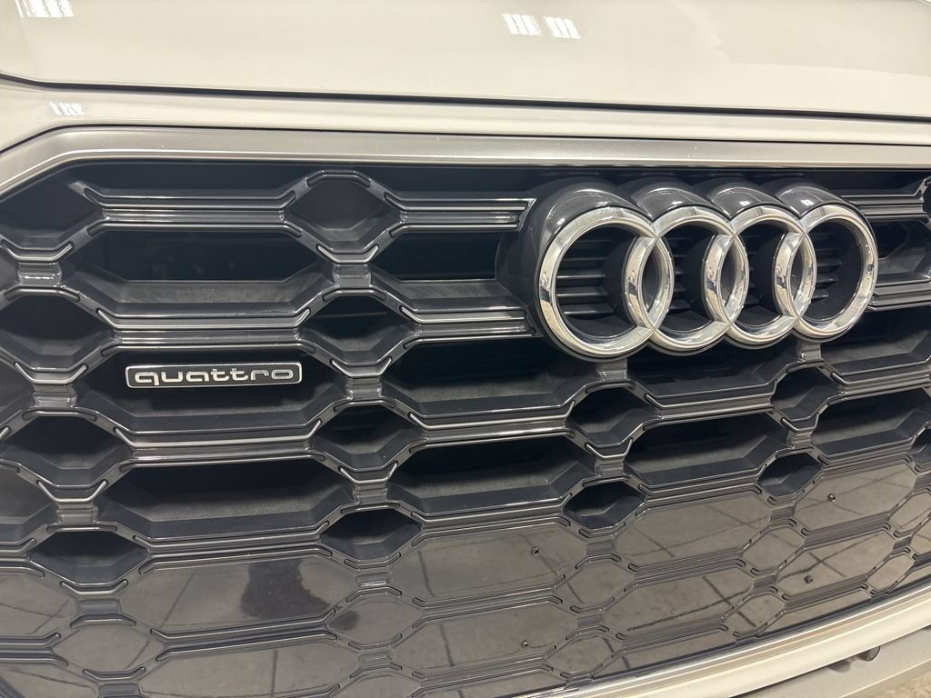 Used 2023 Audi Q5 2.0T Premium w/ Convenience Package AWD/4WD image 13
