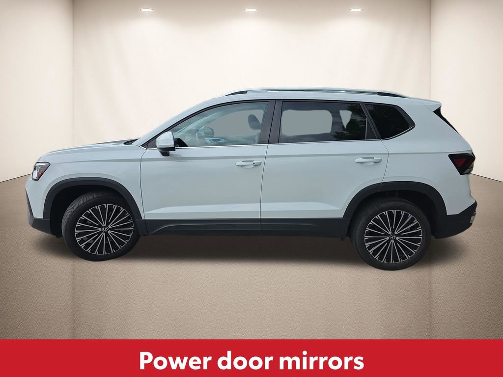 Used 2025 Volkswagen Taos SE FWD image 10
