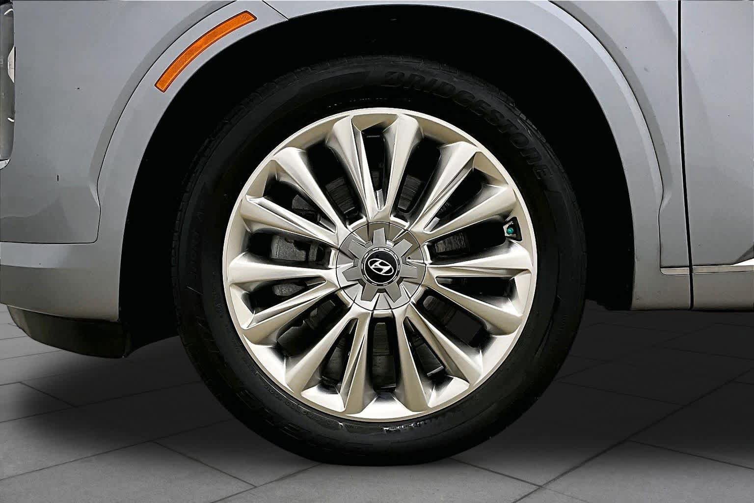 Used 2020 Hyundai Palisade Limited image 11