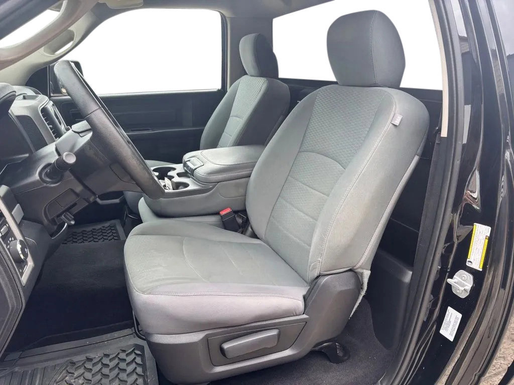 Used 2015 RAM 1500 Express RWD image 19