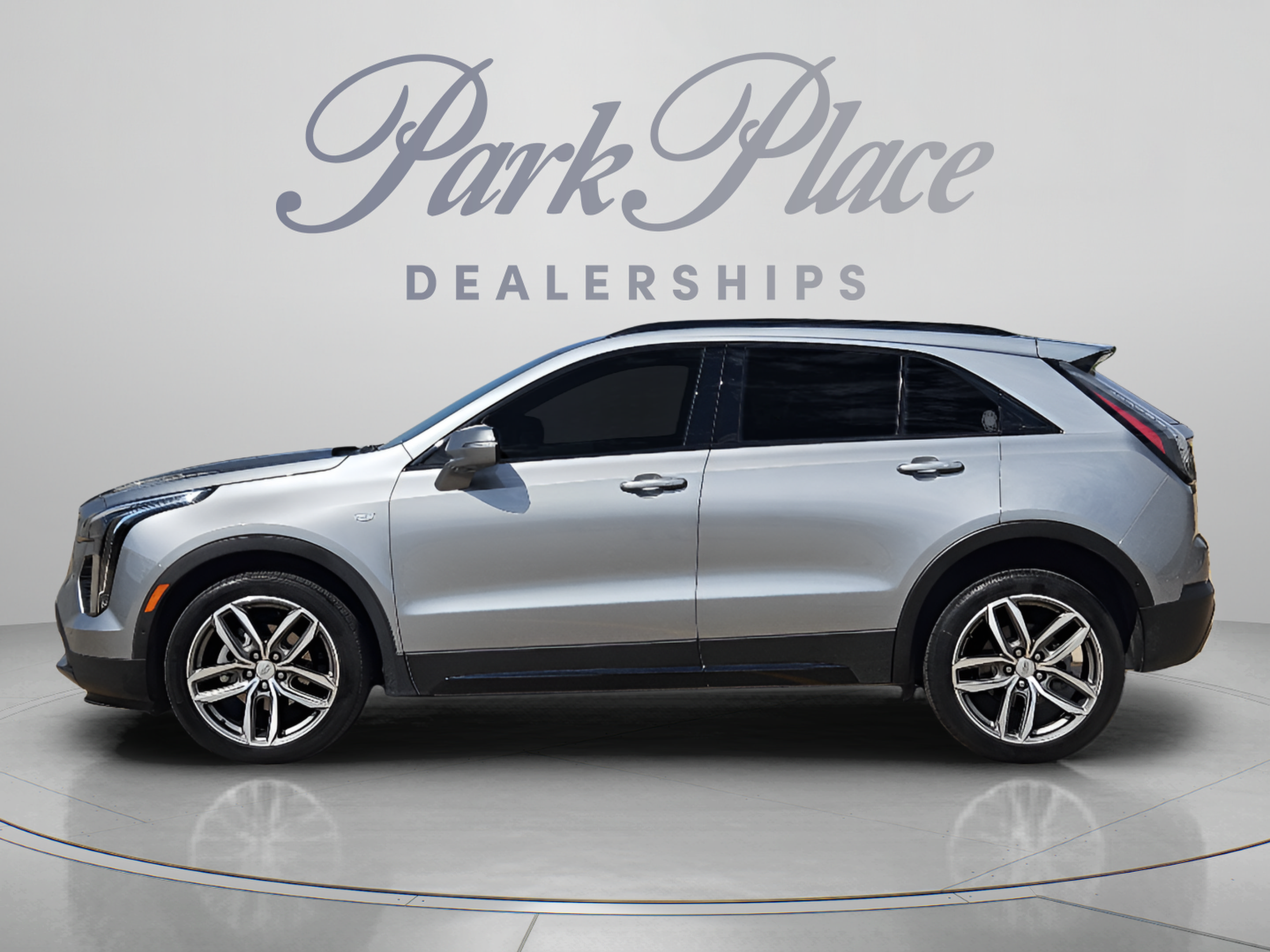 Used 2023 Cadillac XT4 Sport FWD image 2