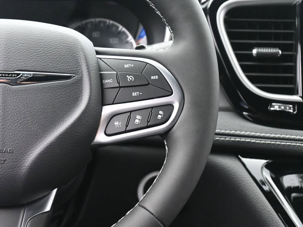 New 2026 Chrysler Pacifica Select image 29