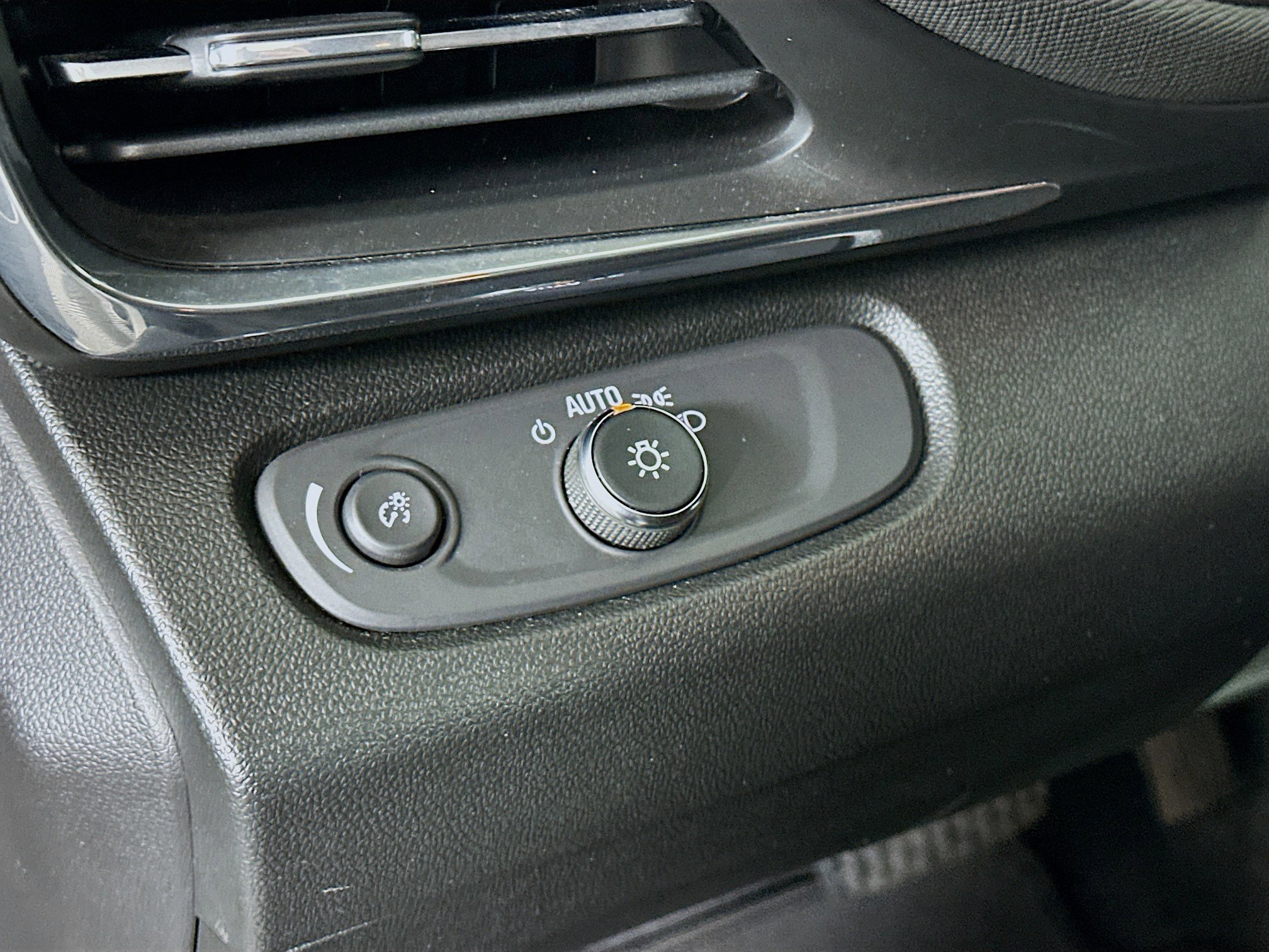 Used 2024 Buick Envista Preferred w/ Convenience I Package image 16