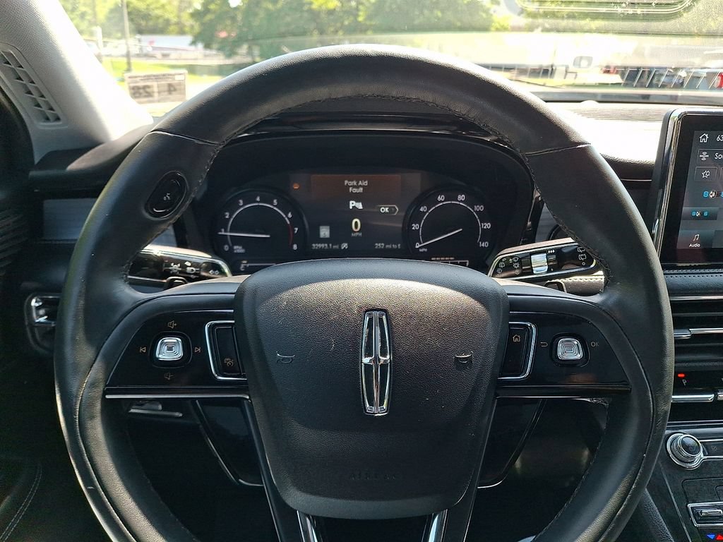 Used 2022 Lincoln Corsair AWD w/ Premium Package image 18