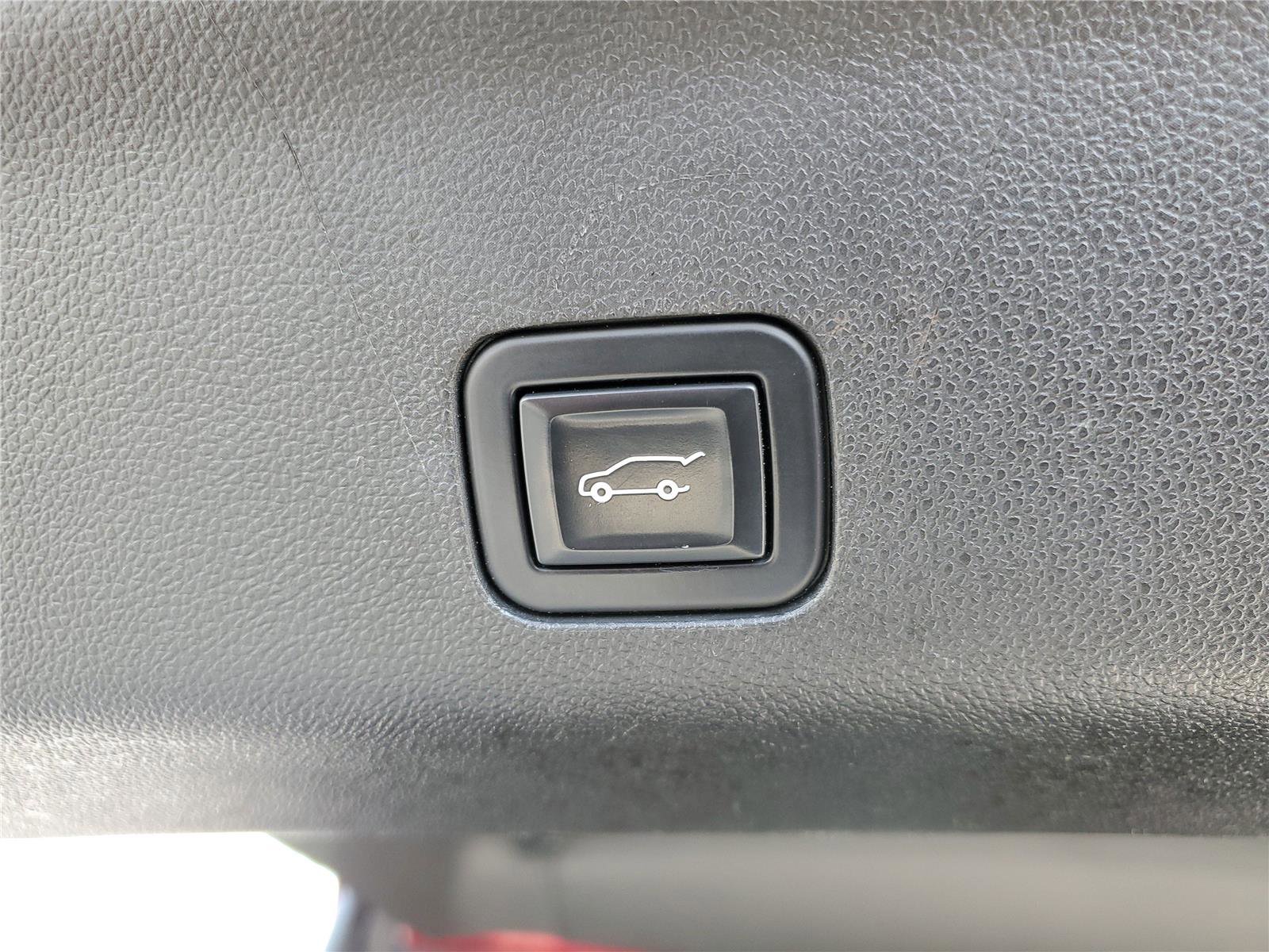 Used 2021 Chevrolet Tahoe High Country w/ Premium Package image 9