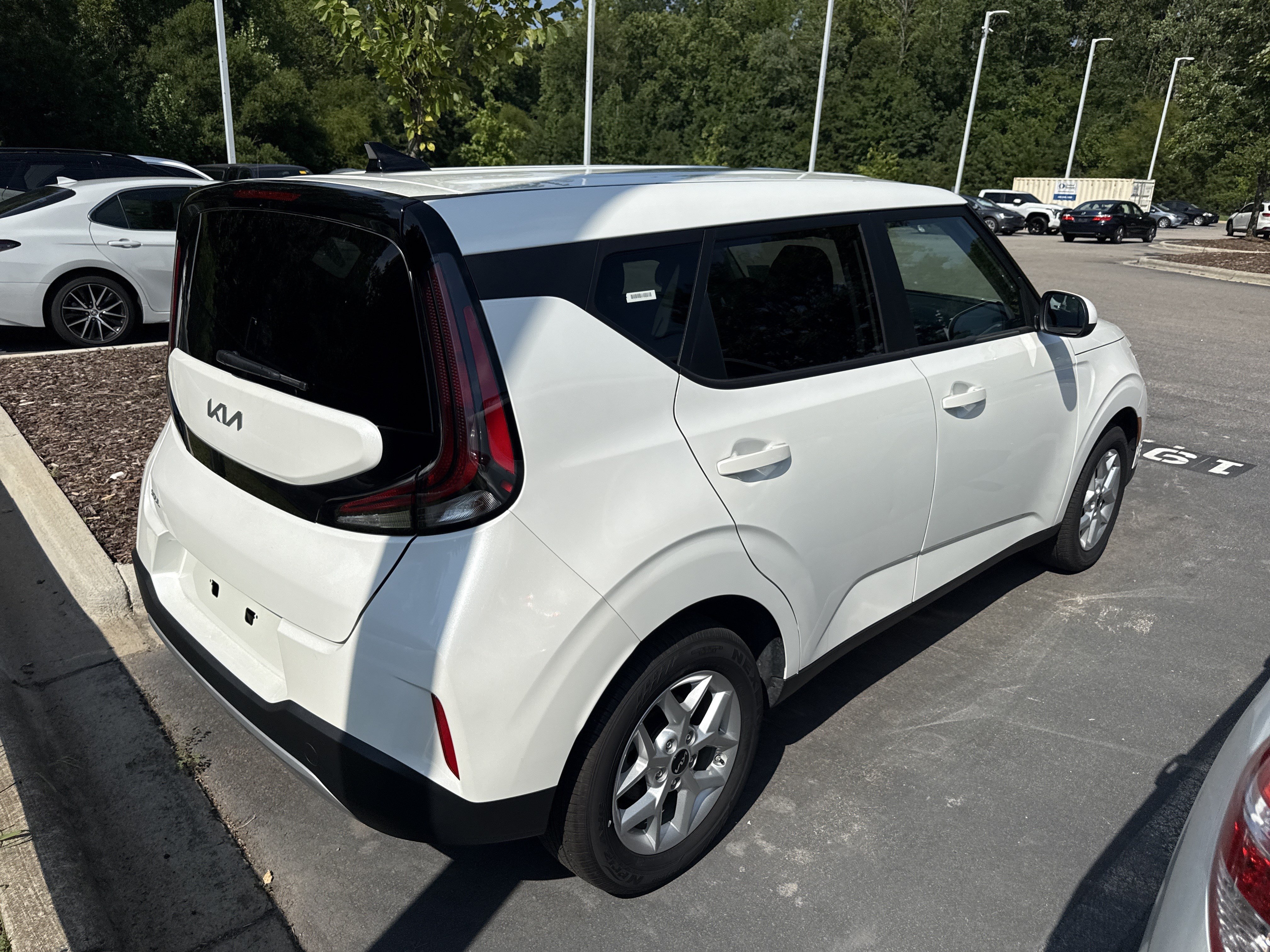 Used 2025 Kia Soul LX w/ LX Technology Package FWD image 48