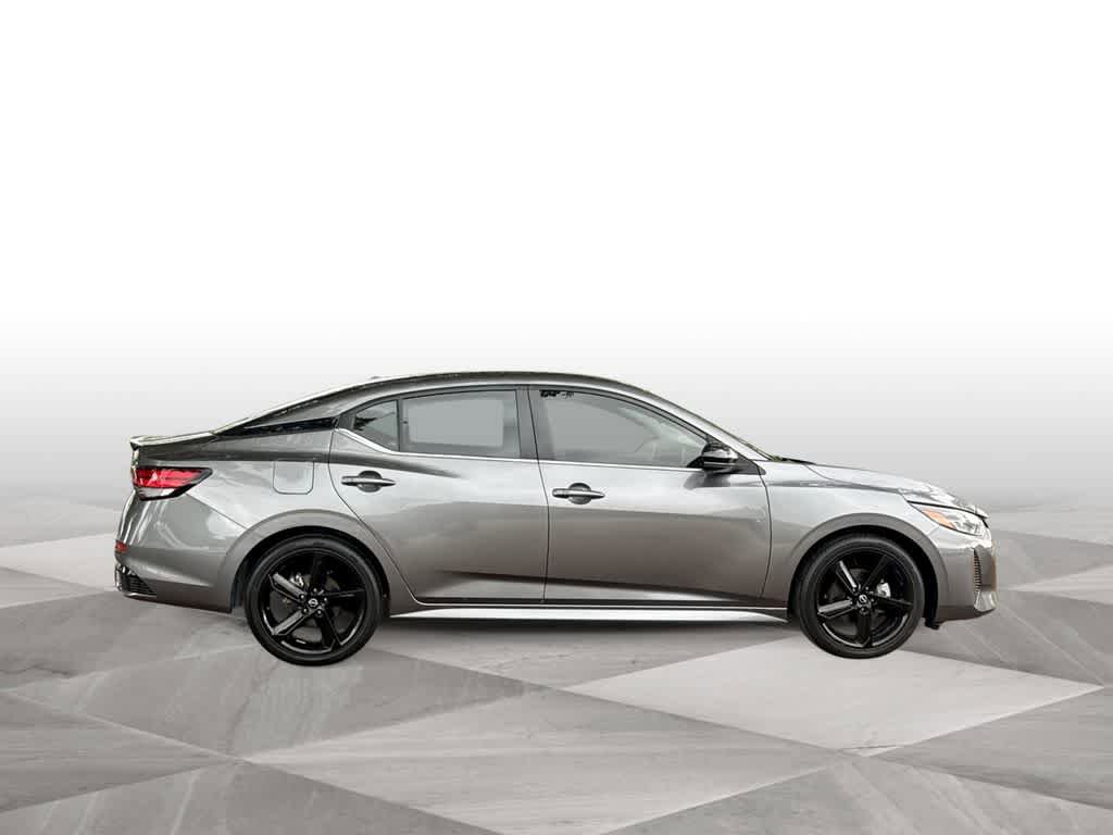 Used 2024 Nissan Sentra SR FWD image 9