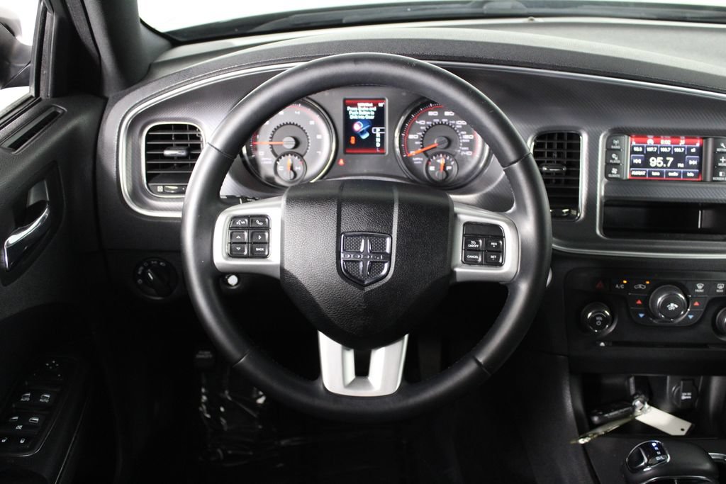 Used 2013 Dodge Charger SE w/ Connectivity Group RWD image 9