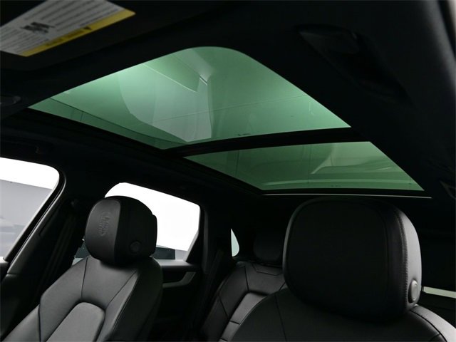 Used 2025 Porsche Cayenne image 12