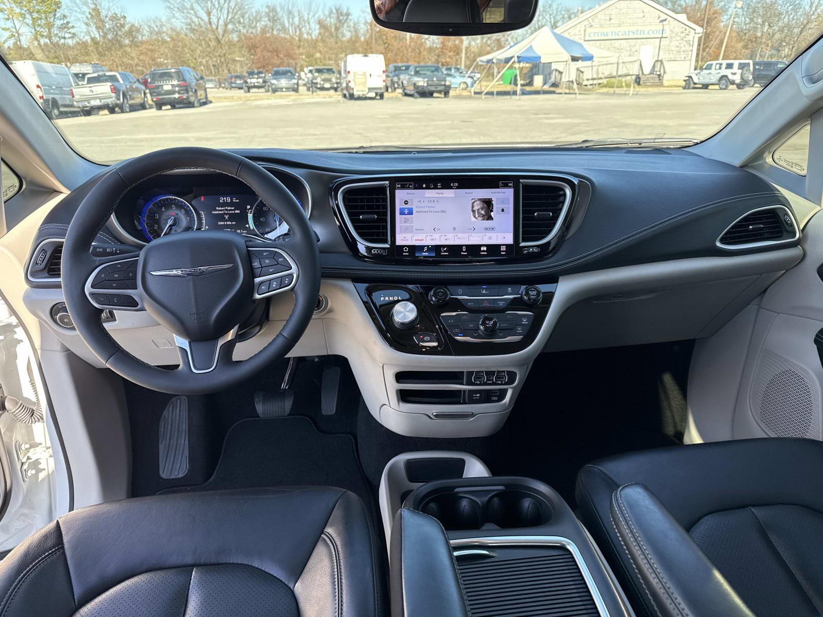 Certified 2022 Chrysler Pacifica Touring-L image 18