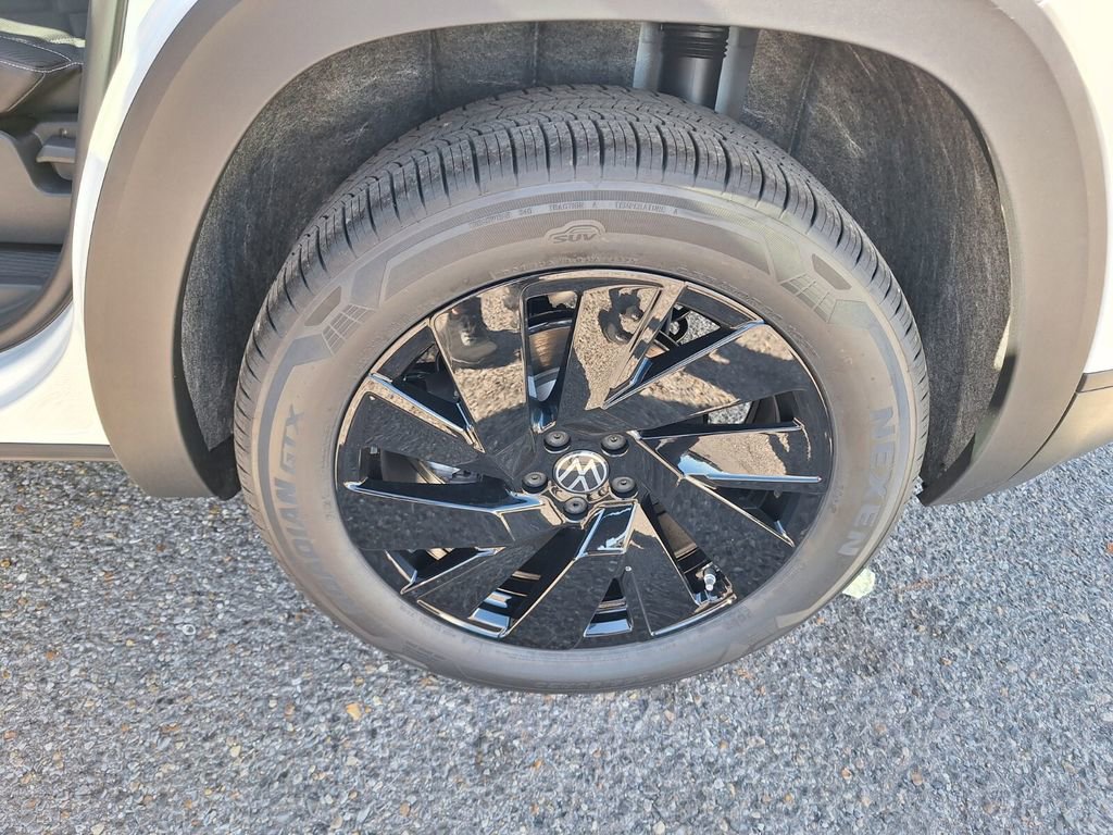 New 2026 Volkswagen Atlas Cross Sport SE image 22