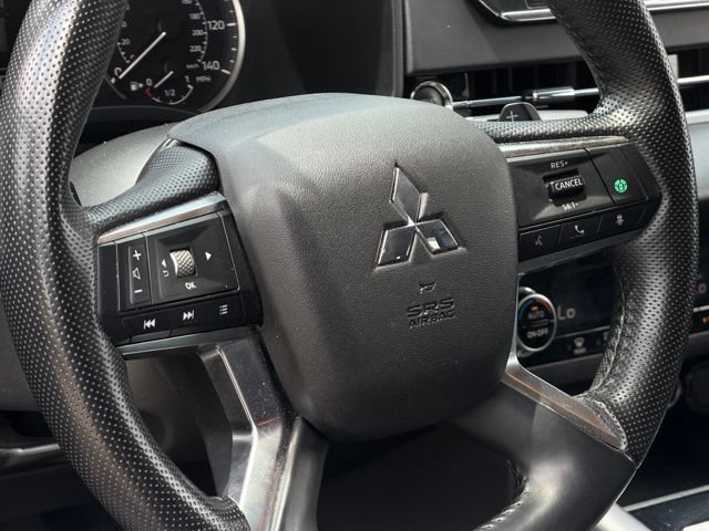Used 2024 Mitsubishi Outlander SE FWD image 17